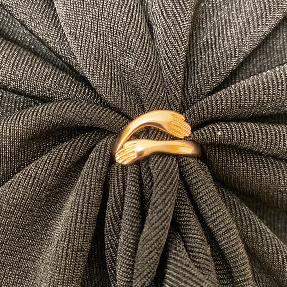 Empathy Hug Ring - Picture 2 of 4